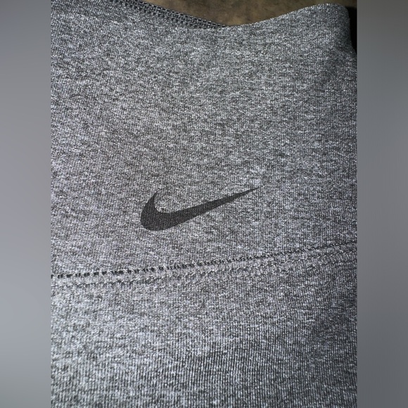 Set of Nike xs leggings in gray and black - Picture 8 of 9